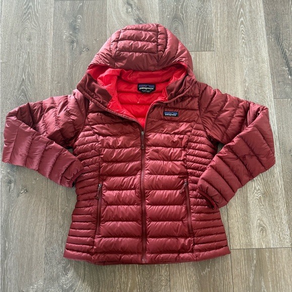 Patagonia Down Sweater Hoodie Red Puffer Jacket - Picture 2 of 4